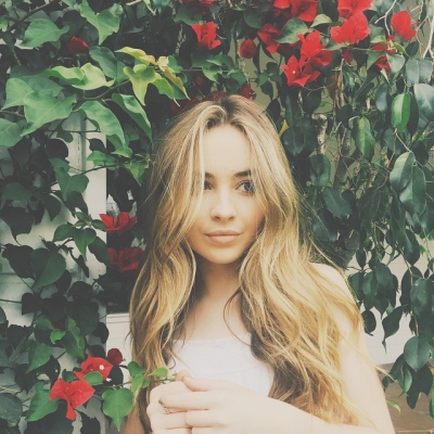 sabrinacarpenter-daily_2842929.jpg