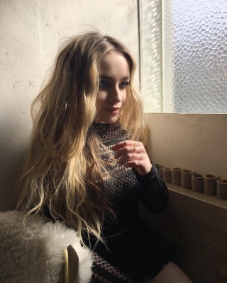 sabrinacarpenter-daily_2851929.jpg