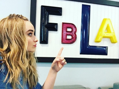 sabrinacarpenter-daily_2853629.jpg