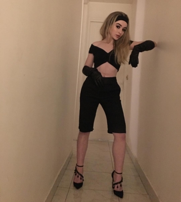 sabrinacarpenter-daily_2898629.jpg