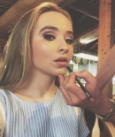 sabrinacarpenter-daily_2837529.jpg