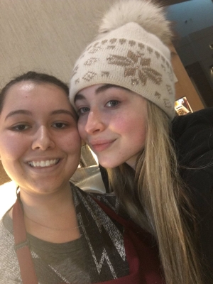 sabrinacarpenter-daily_28333029.jpg