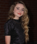 sabrinacarpenter-daily_282629.jpg