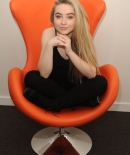 sabrinacarpenter-daily_281629.jpg