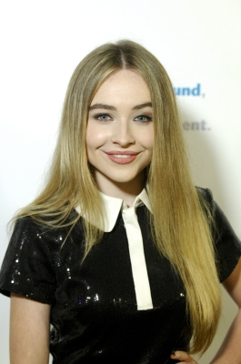 sabrinacarpenter-daily_284529.jpg