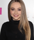 sabrinacarpenter-daily_28229.jpg