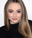 sabrinacarpenter-daily_282329.jpg