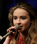 sabrinacarpenter-daily_281929.jpg