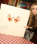 sabrinacarpenter-daily_285129.jpg