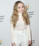 sabrinacarpenter-daily_285529.jpg