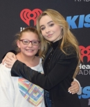 sabrinacarpenter-daily_281629.jpg