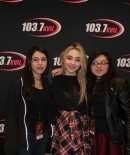 sabrinacarpenter-daily_282529.jpg