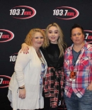 sabrinacarpenter-daily_282829.jpg