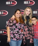 sabrinacarpenter-daily_283229.jpg