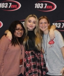 sabrinacarpenter-daily_284029.jpg