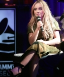 sabrinacarpenter-daily_28829.jpg