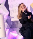 sabrinacarpenter-daily_28129.jpg