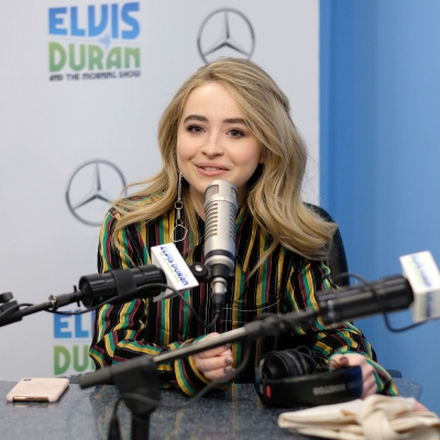 sabrinacarpenter-daily_281529.jpg