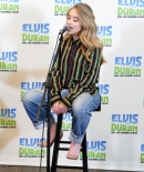 sabrinacarpenter-daily_283929.jpg