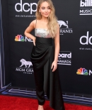 sabrinacarpenter-daily_28229.jpg