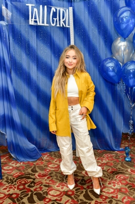 sabrinacarpenter-daily_28529.jpg