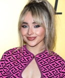 sabrinacarpenter-daily_284829.jpg