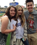 sabrinacarpenter-daily_282029.jpg