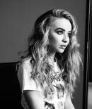 sabrinacarpenter-daily_289929.jpg