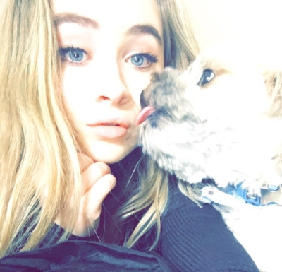 sabrinacarpenter-daily_2817029.jpg