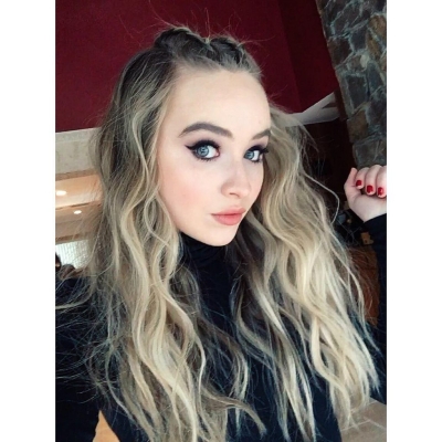 sabrinacarpenter-daily_2819229.jpg