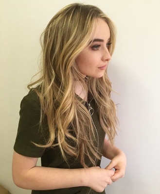 sabrinacarpenter-daily_2820829.jpg