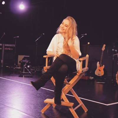 sabrinacarpenter-daily_2836629.jpg