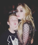 sabrinacarpenter-daily_2813029.jpg