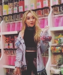 sabrinacarpenter-daily_2837929.jpg