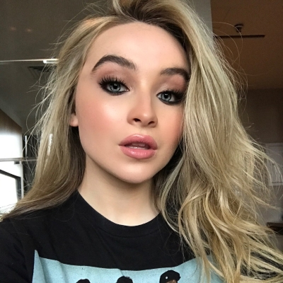 sabrinacarpenter-daily_2831029.jpg