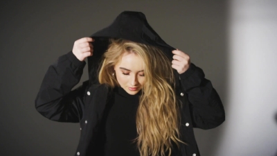 sabrinacarpenter-daily_28229.jpg