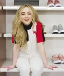 sabrinacarpenter-daily_281229.jpg