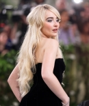 sabrinacarpenter-daily_2813529.jpg