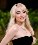 sabrinacarpenter-daily_2818429~0.jpg