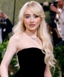 sabrinacarpenter-daily_289729.jpg