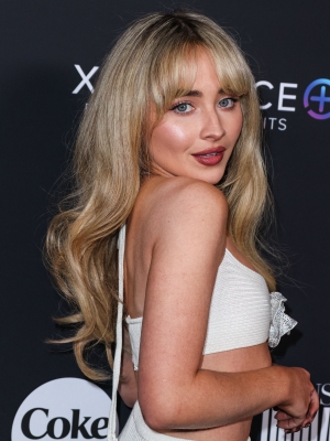 sabrinacarpenter-daily_283229.jpg