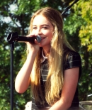 sabrinacarpenter-daily_28629.jpg