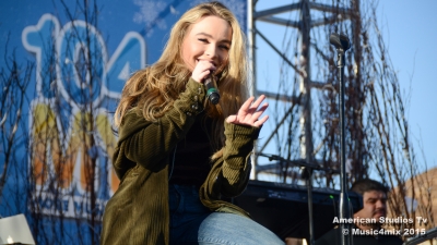 sabrinacarpenter-daily_283429.jpg