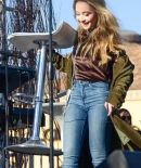 sabrinacarpenter-daily_282229.jpg