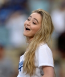 sabrinacarpenter-daily_28529.jpg