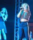 sabrinacarpenter-daily_281729.jpg