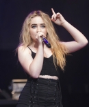 sabrinacarpenter-daily_282229.jpg