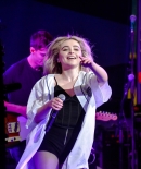 sabrinacarpenter-daily_284029.jpg