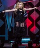 sabrinacarpenter-daily_286429.jpg