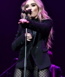 sabrinacarpenter-daily_283629.jpg